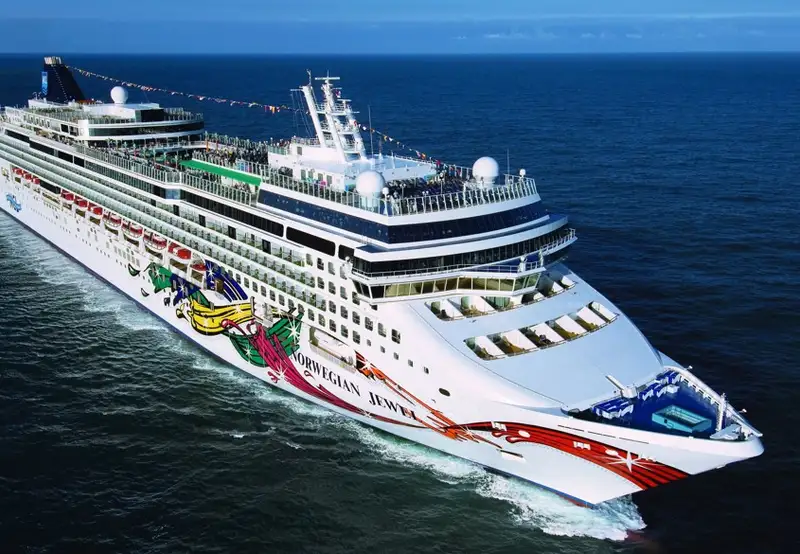 Norwegian Jewel cruise ship